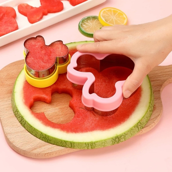 NWT Mickey & Minnie Mouse Cookie Cutters (WITHOUT BOW) - Picture 5 of 9